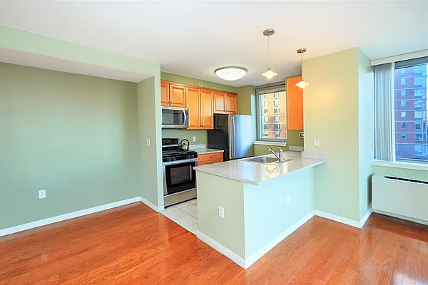 Rented by Voro, LLC | media 25