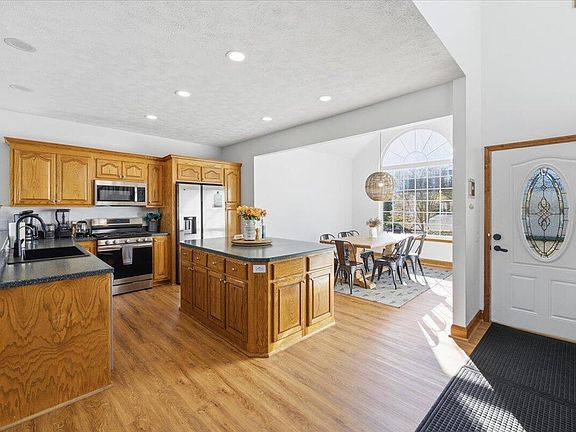 5th image of 1970 Morewood Rd