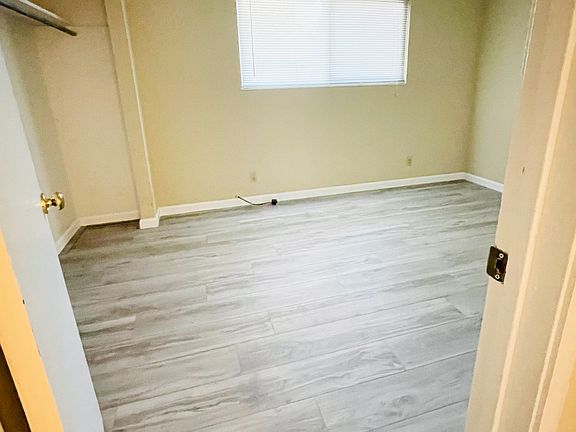 4th image of 2865 Alma St #2869