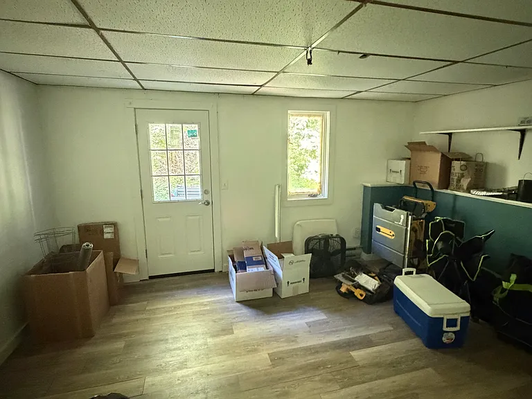 308-310 Long Plain Rd — Photo 11