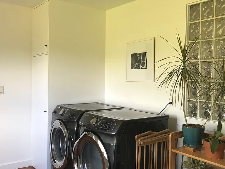 140 E Birch St — Photo 3