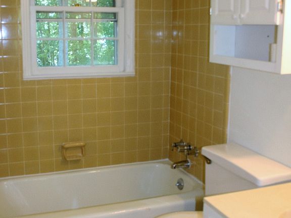 Upstairs Hall Bath
