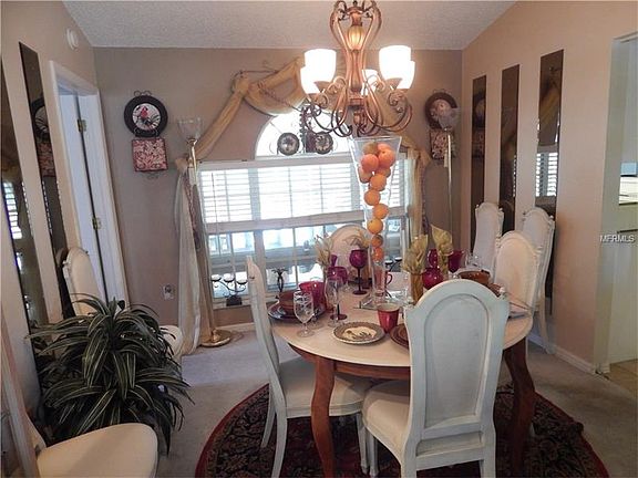 4th image of 4815 Willow Dr