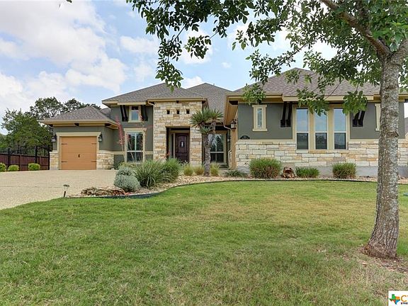 3rd image of 923 Woodland Oaks