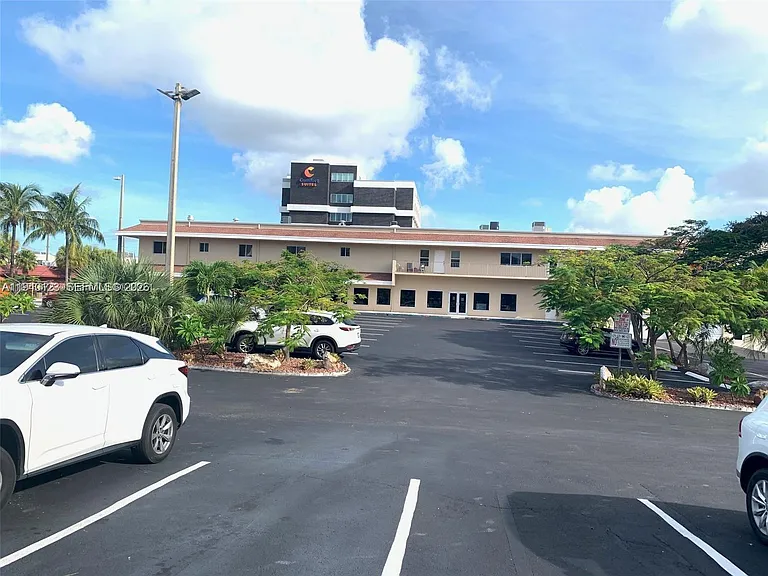 236 N Federal Hwy #201 — Photo 9