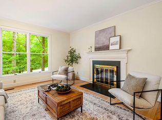 105 Bristol Dr, Chapel Hill, NC 27516