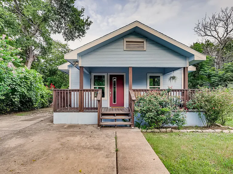 1103 Estes Ave — Photo 3