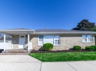 855 S Elmwood Ave, Waukegan, IL 60085