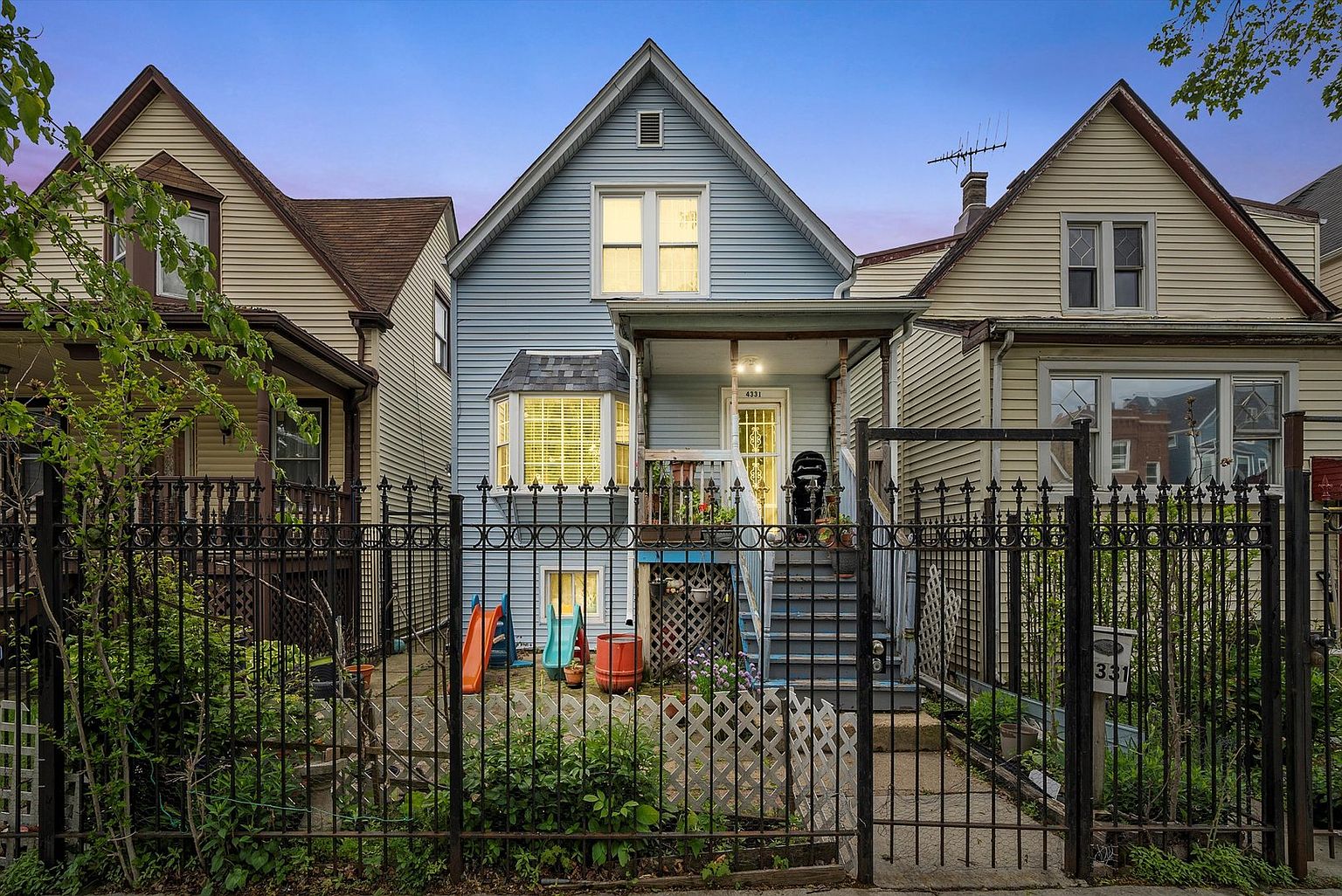 Property in a prime location with modern interiors