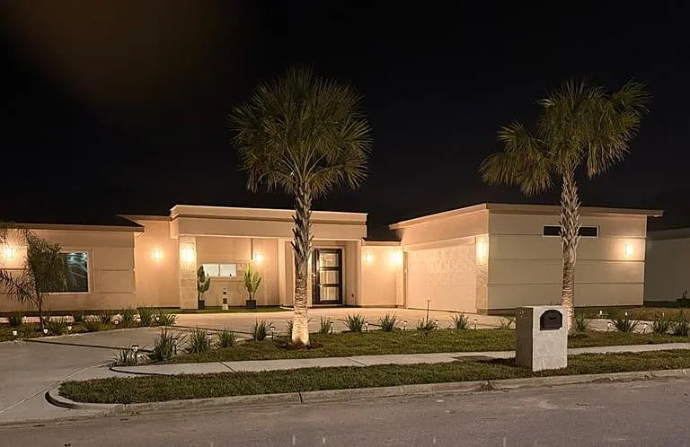 122 Canteros Dr — Photo 1
