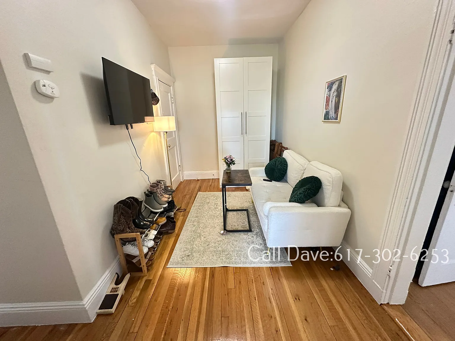 3 bed, 900 sqft, $2,895 — Photo 2