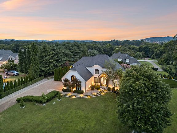 2nd image of 2112 Summer Hill Cir