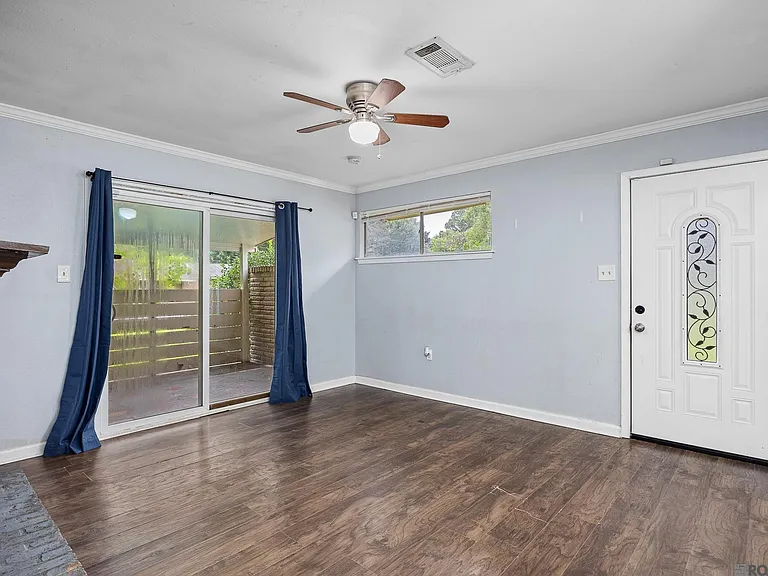 3661 Harrison St — Photo 14