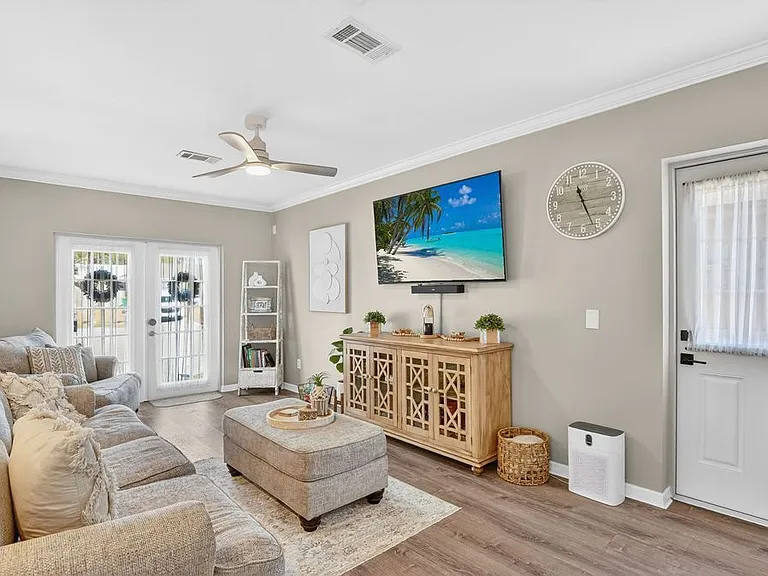 425 Via Valencia Ct — Photo 39