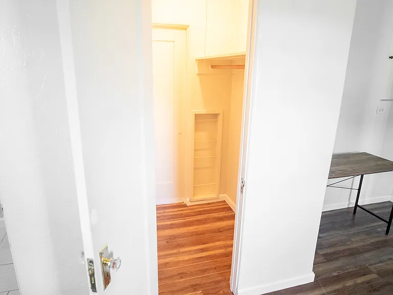2-1078 Maple Ave — Photo 12