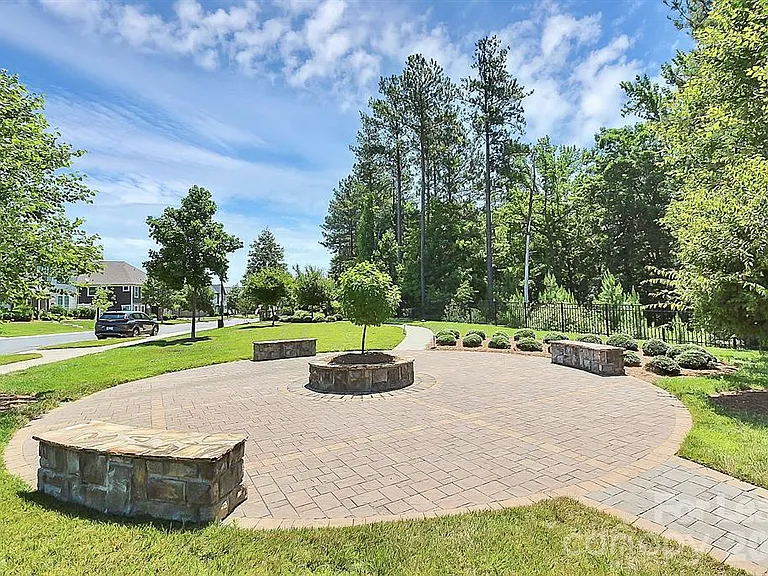 9328 Glenburn Ln — Photo 27