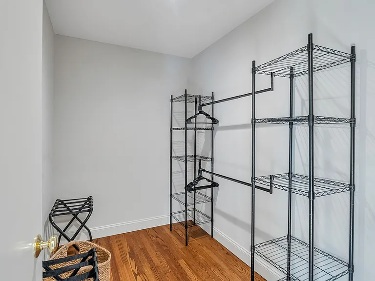 6045 Sound Ave — Photo 28