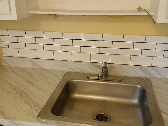 4th image of 550 NW 88th St #1