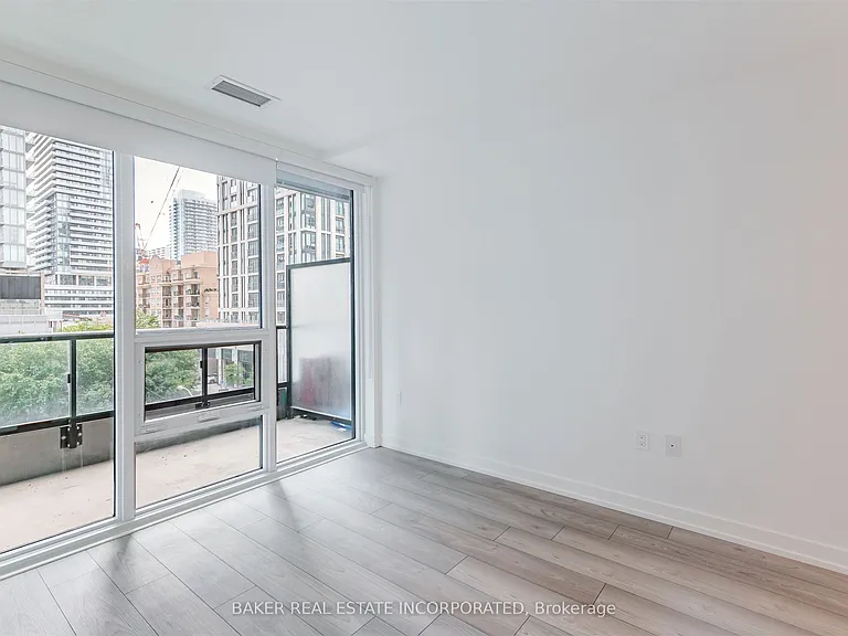 223 Redpath Ave #202 — Photo 2