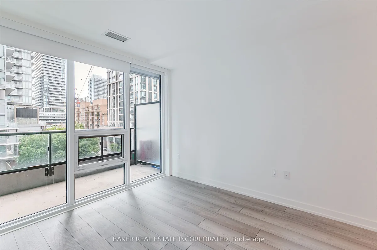 Building Photo - 223 Redpath Ave #202