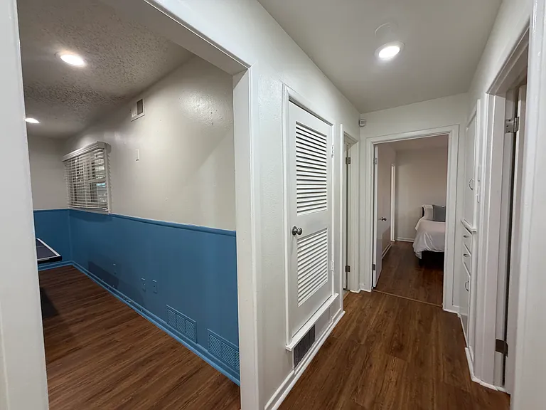 4308 47th St — Photo 25