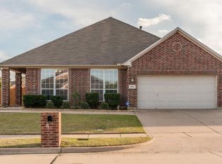 604 Crownpoint Ln, Arlington, TX 76002