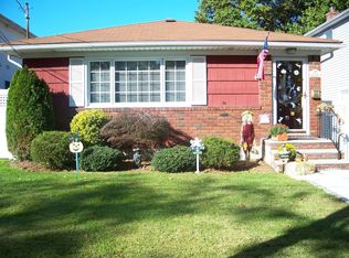 216 Byrne Ave, Staten Island, NY 10314