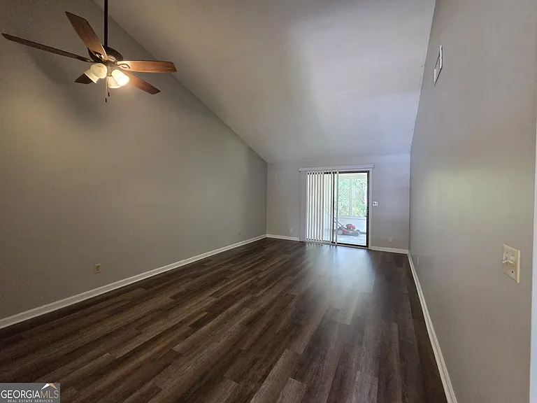425 Admirals Walk Dr — Photo 12