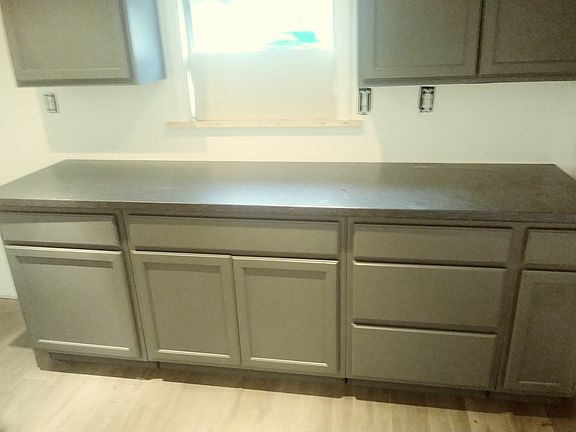5th image of 422 Andrew Cir