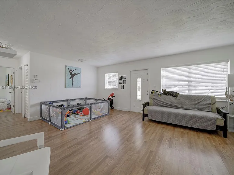 6433 SW 25th St — Photo 20