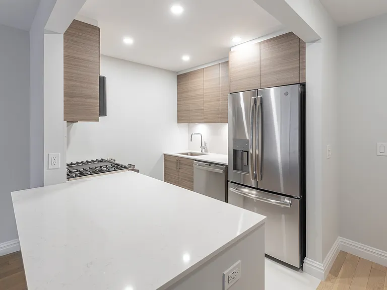 235 W 48th St #9-H — Photo 9