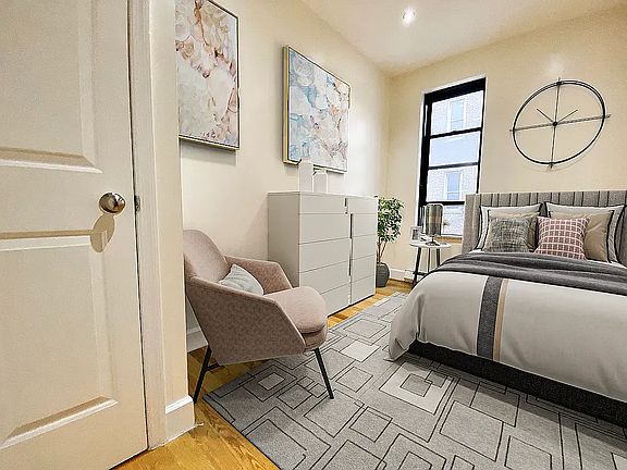 3rd image of 350 Manhattan Ave #3L