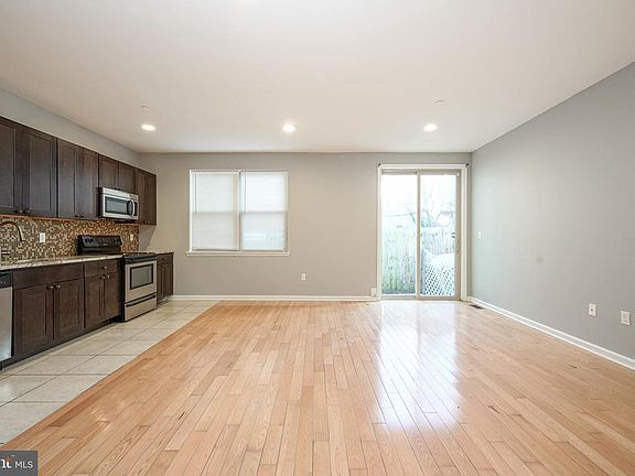 3rd image of 410 N Wiota St #1
