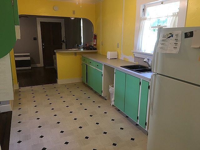 1st image of 682 S 1st St