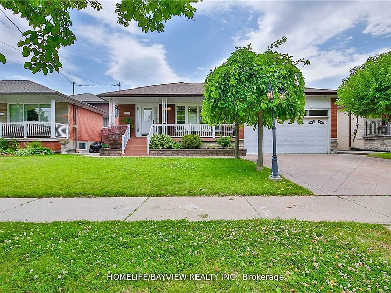 72 Keegan Cres — Photo 1