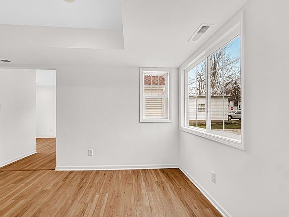 5th image of 5 College Ave