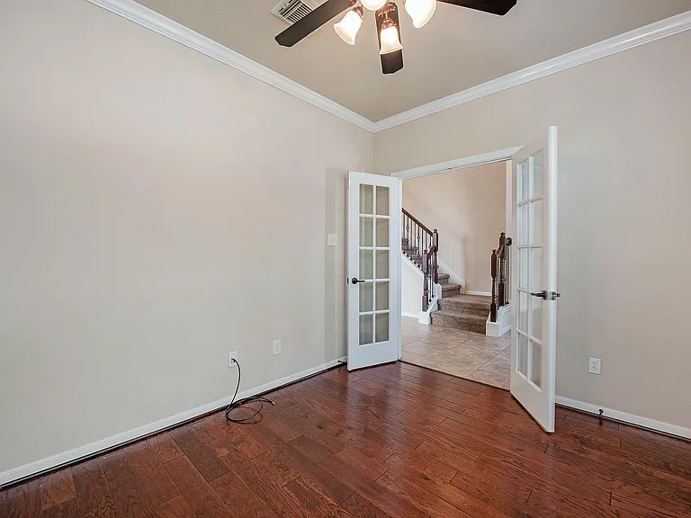 158 Rocky Point Dr — Photo 5