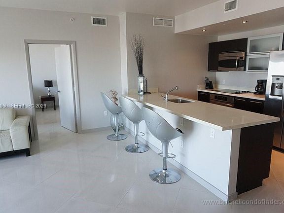 3rd image of 90 SW 3rd St APT 3505