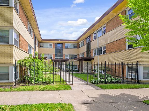 4th image of 2320 W Garfield Blvd APT 102