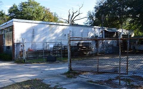2nd image of 436 W 41st St