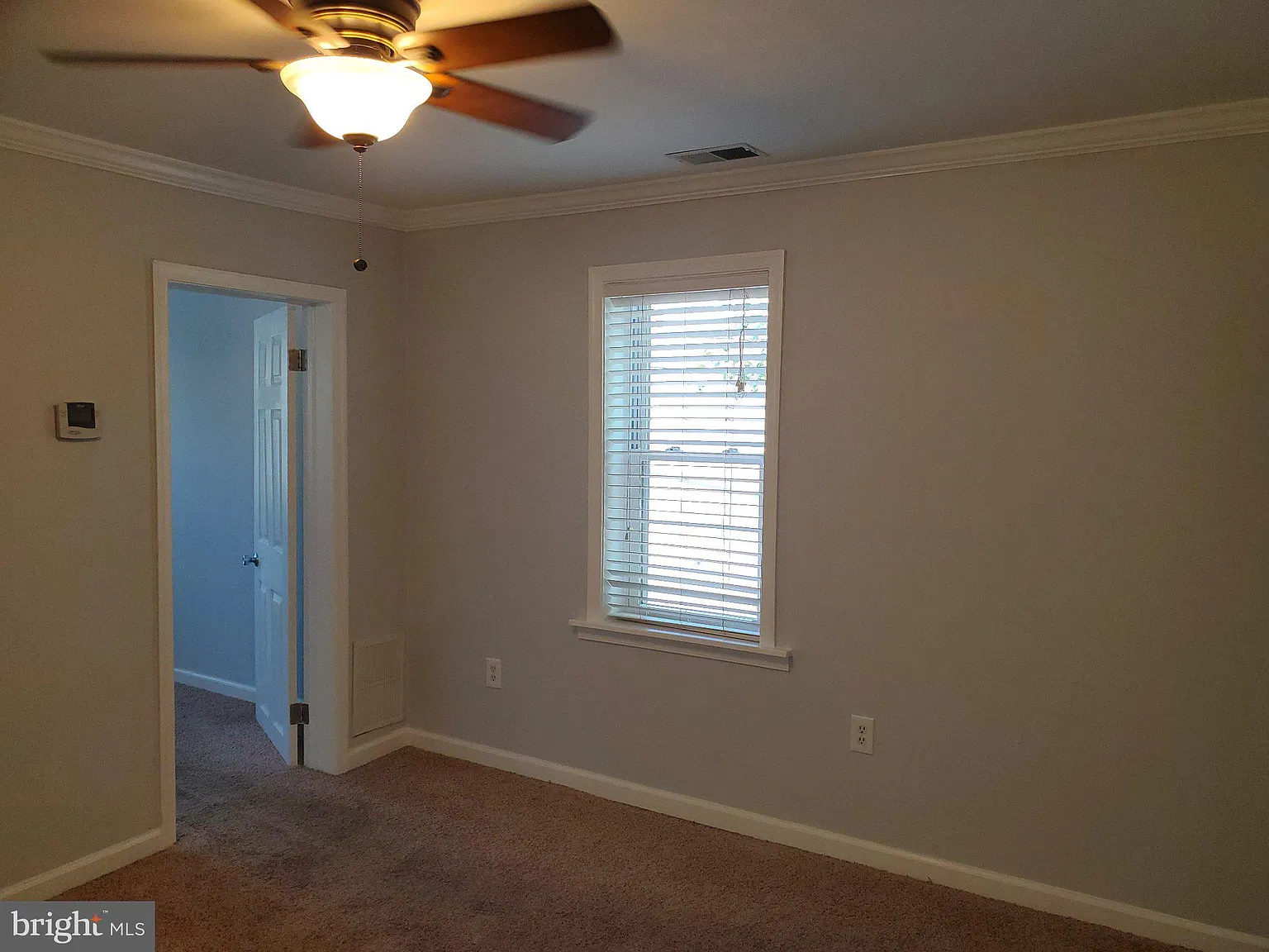 1 bed, 1.0 bath, 1144 sqft, $1,300 — Photo 3