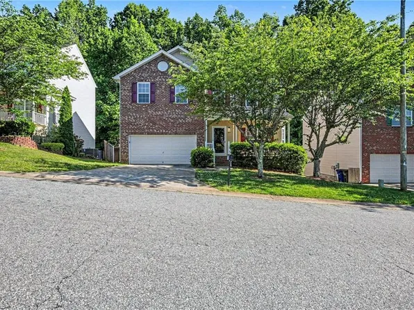 349 Ivy Park Ln, Winston Salem, NC 27104