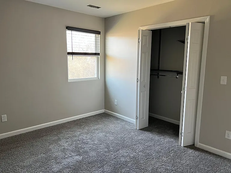 107 Chesapeake Ct — Photo 24
