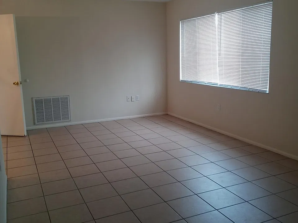 3231 Elk Ln