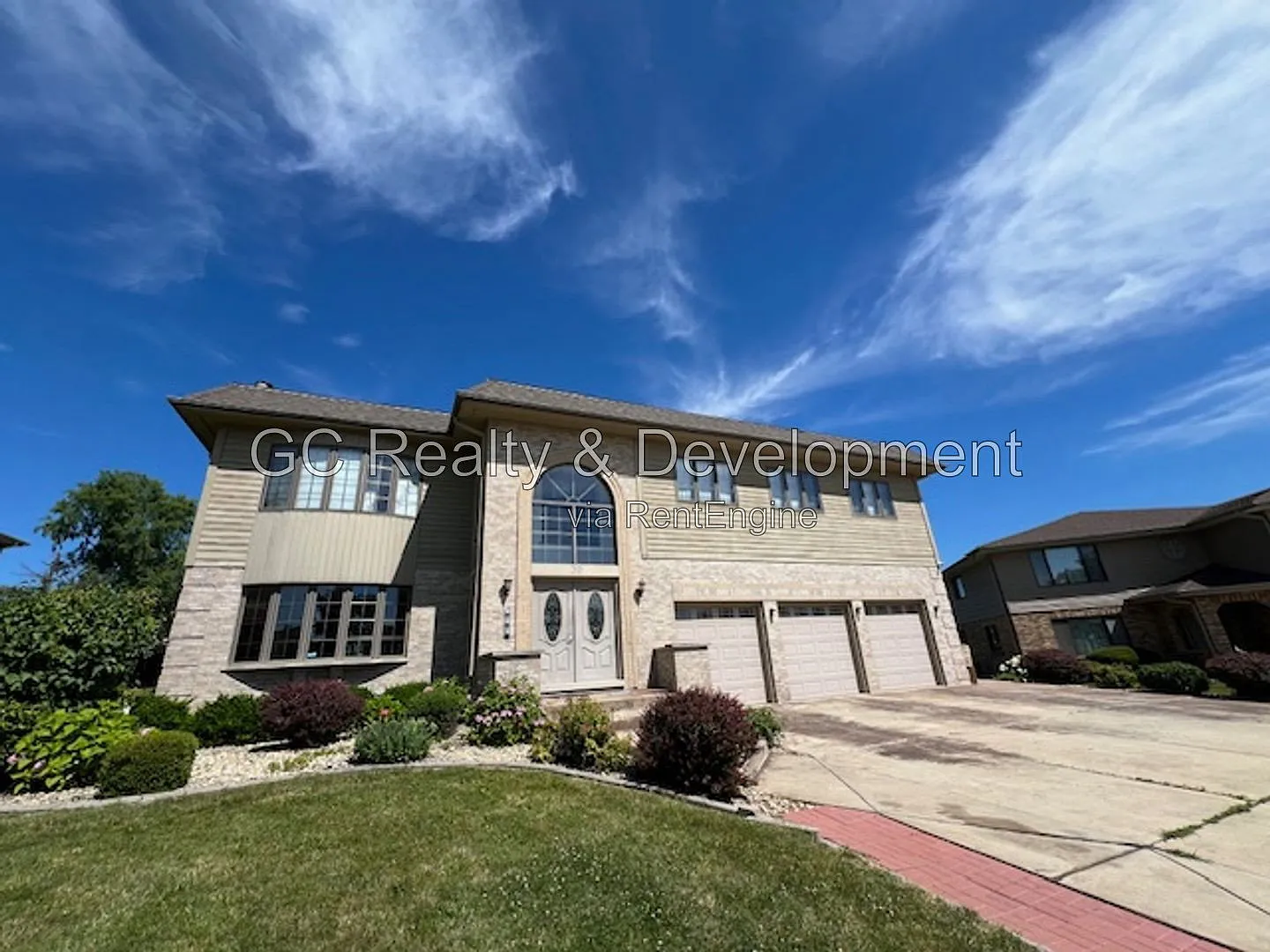 2 bed, 2.0 bath, 1800 sqft, $2,095 — Photo 1