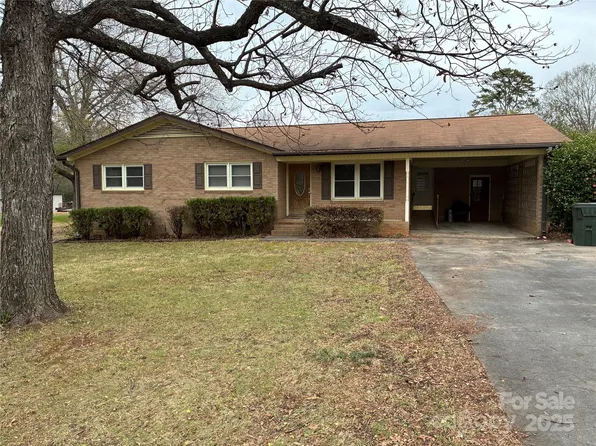 763 Gladden Pl NW, Concord, NC 28027