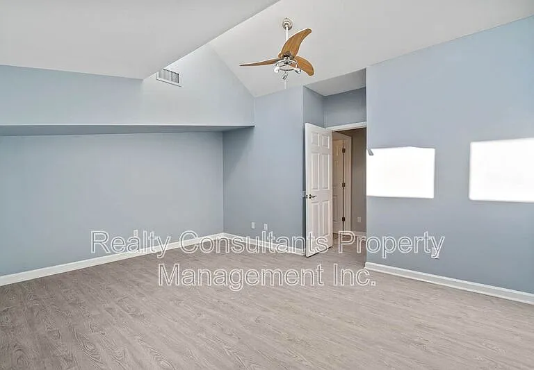 604 E Iredell Ave #2 — Photo 15