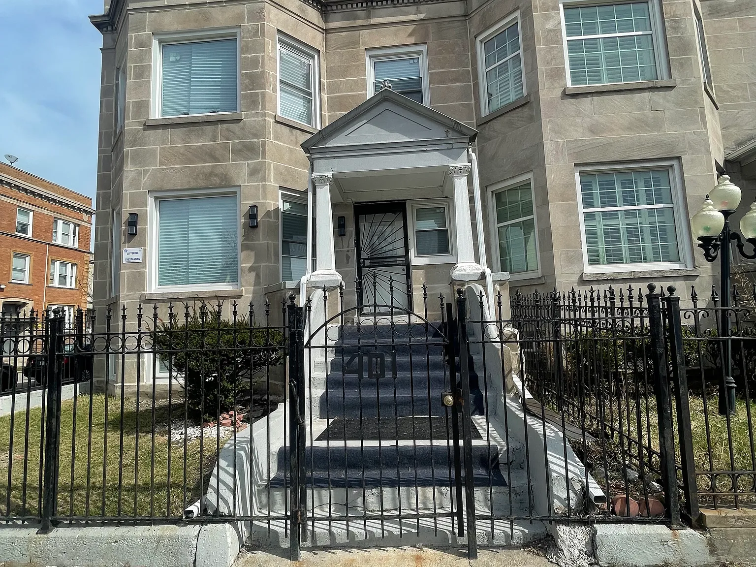 3 bed, 1400 sqft, $1,885 — Photo 1