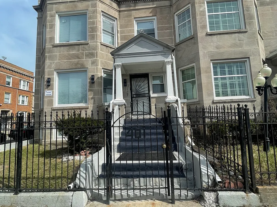 401 S Homan Ave #2