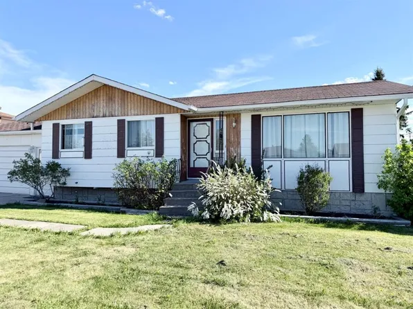 5107 N 46th Ave, Mayerthorpe, AB T0E 1N0
